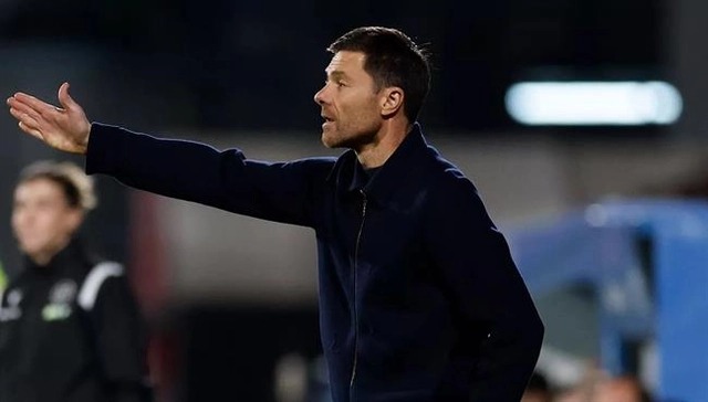 Cardiff – Stockport: Chấn thương gây sốc người hâm mộ 2 Salech phải thở oxy, trận đấu bị hoãn hơn 12 phút